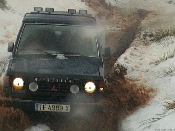 Mitsubishi Montero en la nieve 4x4